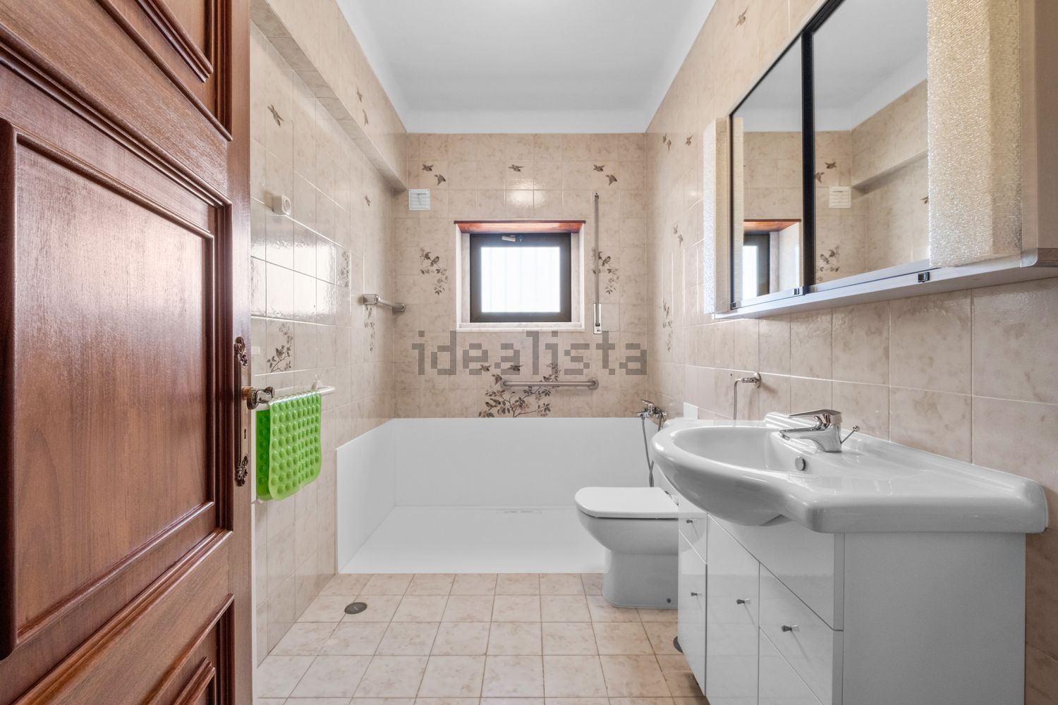 小楼房或独栋别墅出售在Rua Principal - 卫生间