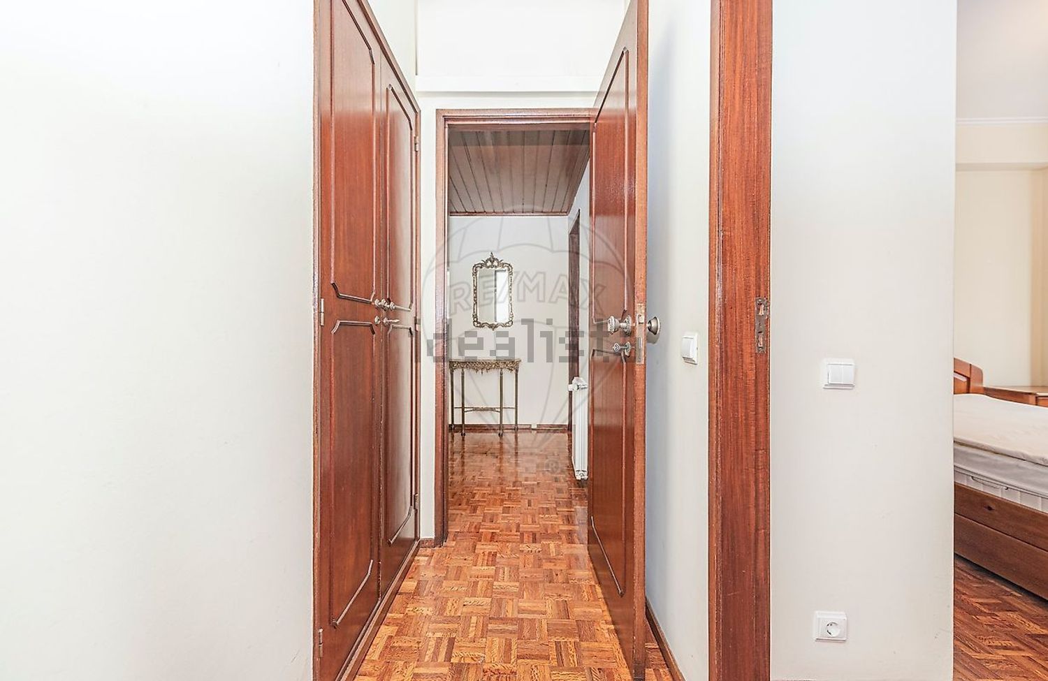 公寓 t3出售在Rua Júlio Dinis - 过道