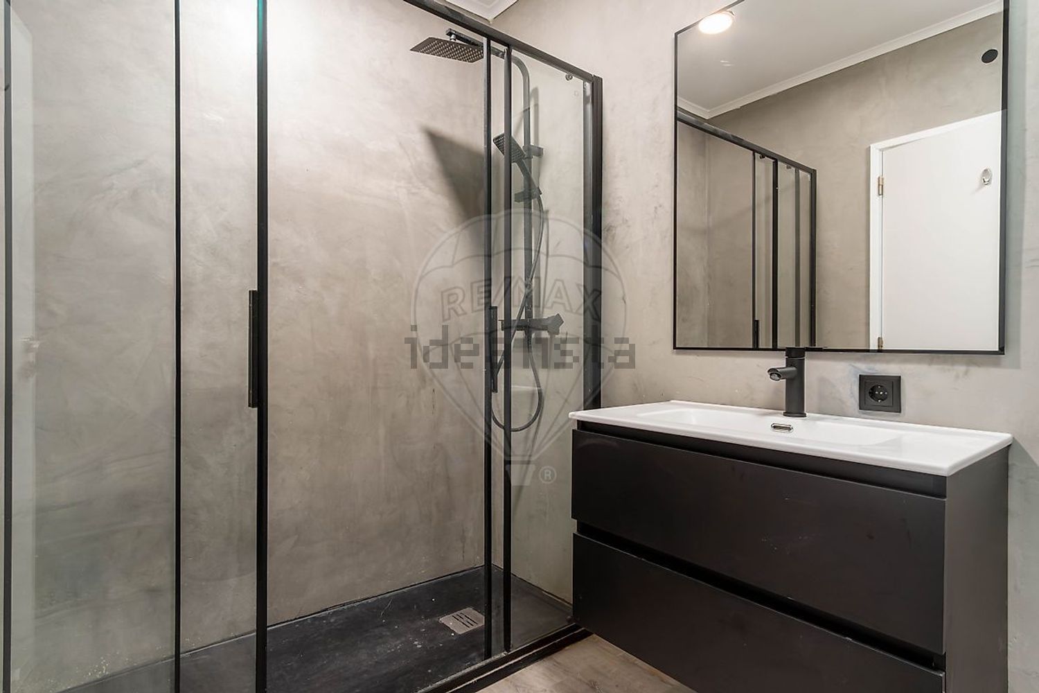 公寓 t3出售在Praça Rainha Santa - 卫生间