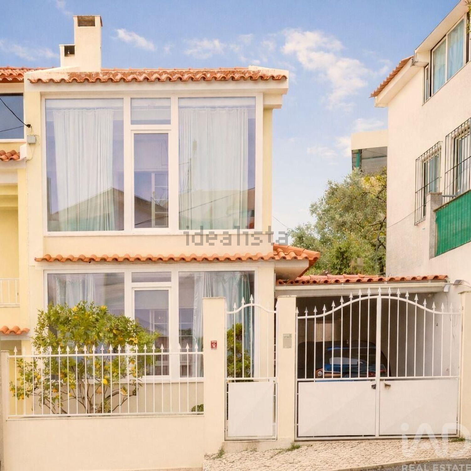 小楼房或独栋别墅出售在Penedo - Matarraque - 外立面