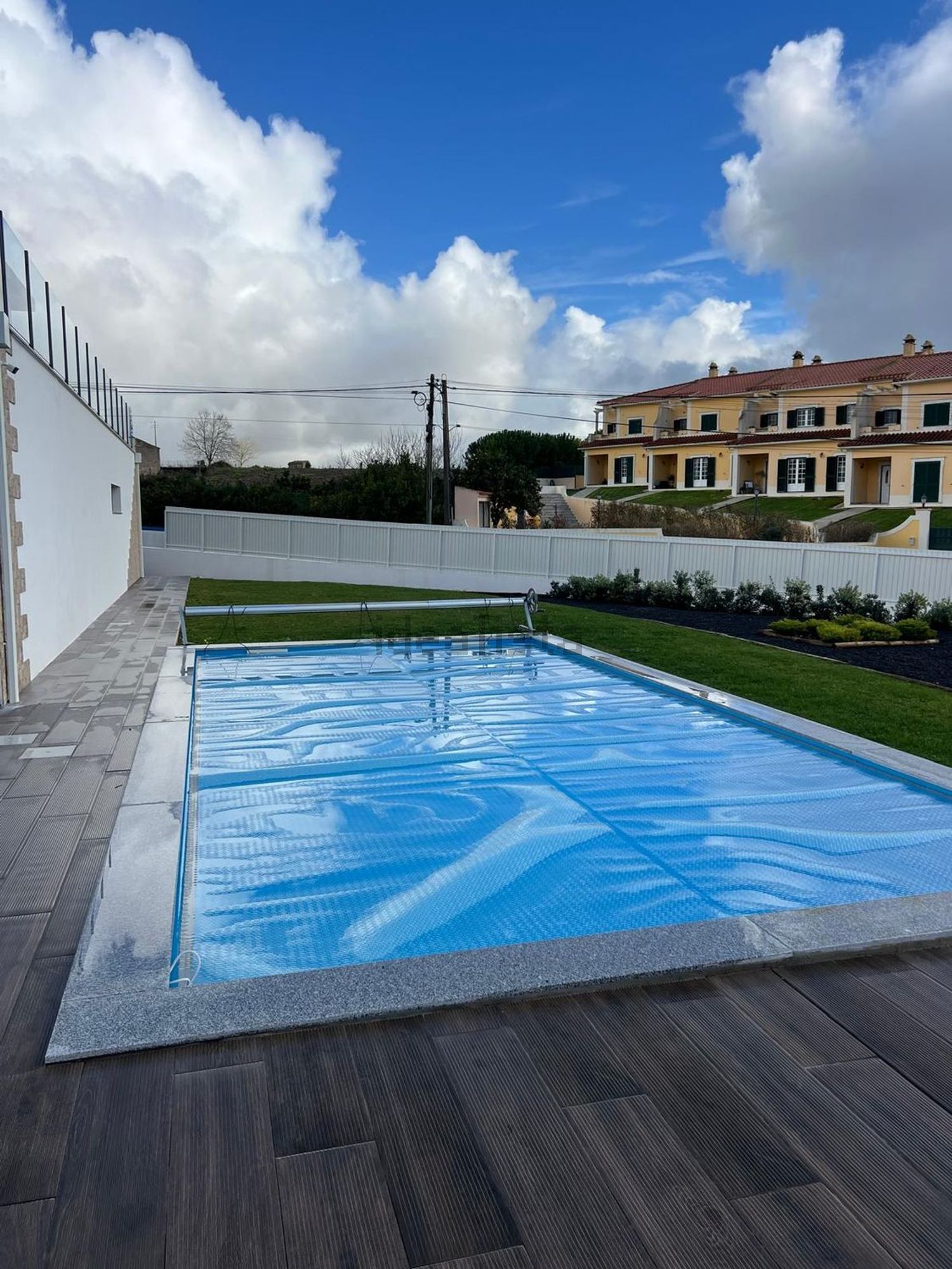 小楼房或独栋别墅出售在Rua Nova do Ribeiro, 12 - 游泳池