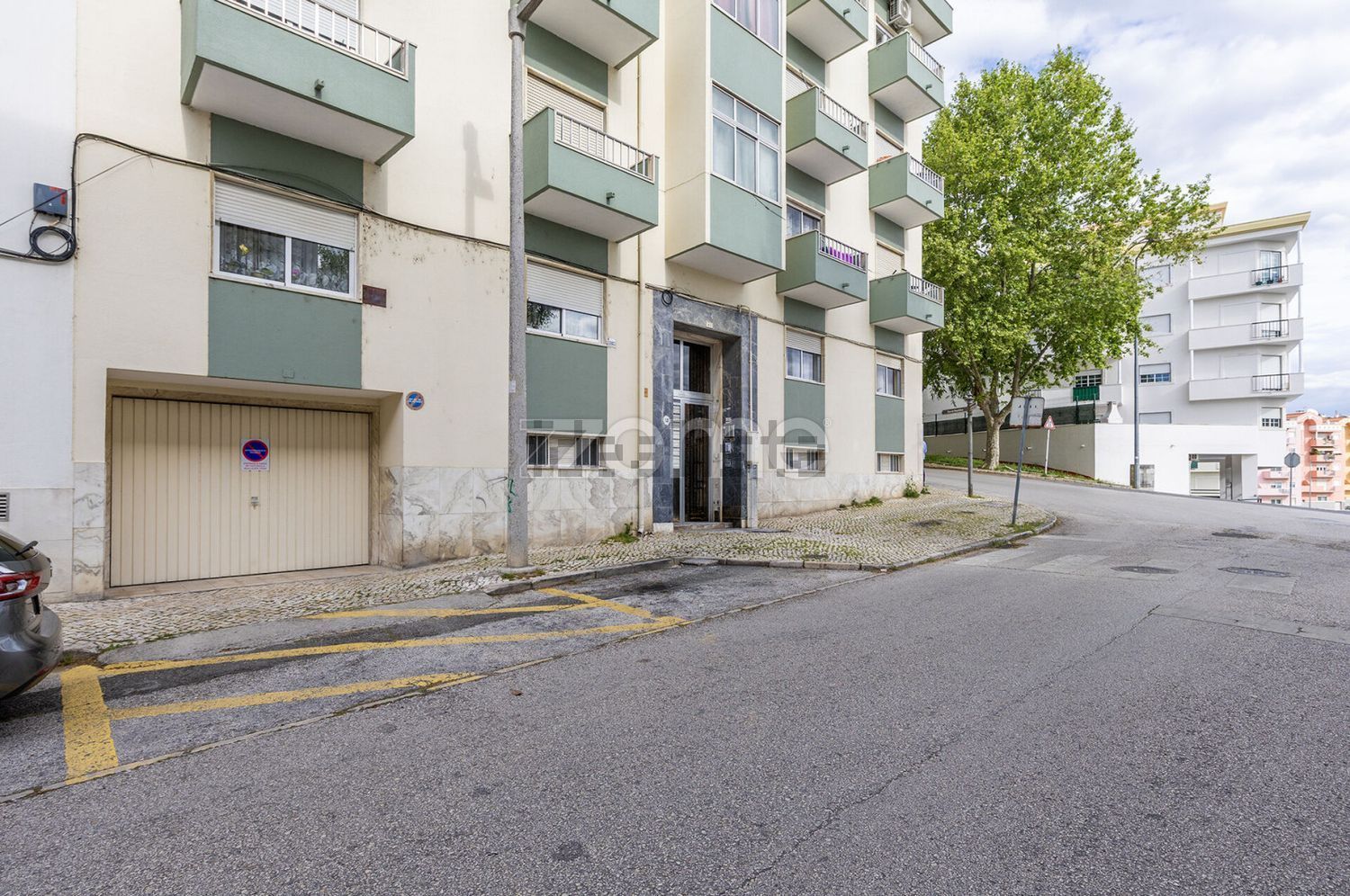 公寓 t2出售在Rua General Humberto Delgado, 41 - 外立面