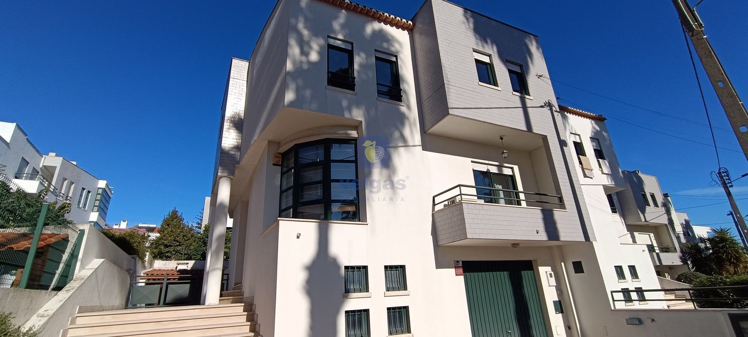 出租小楼房或别墅在Centro