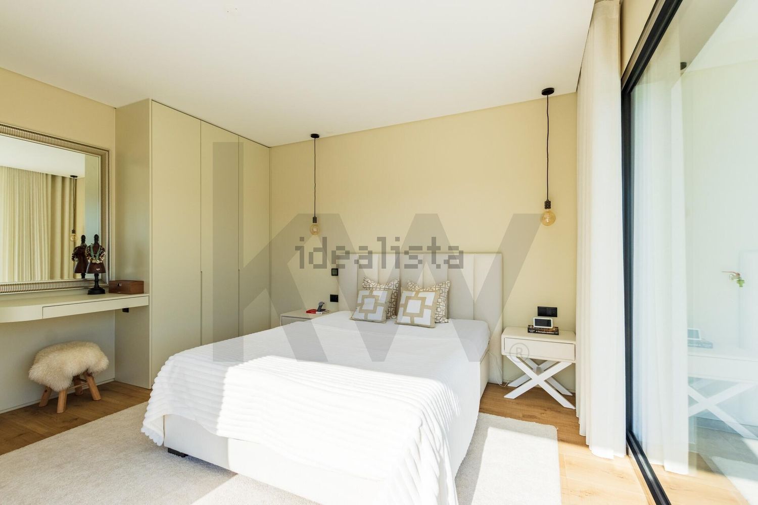 小楼房或独栋别墅出售在Rua das Lombas - 卧室