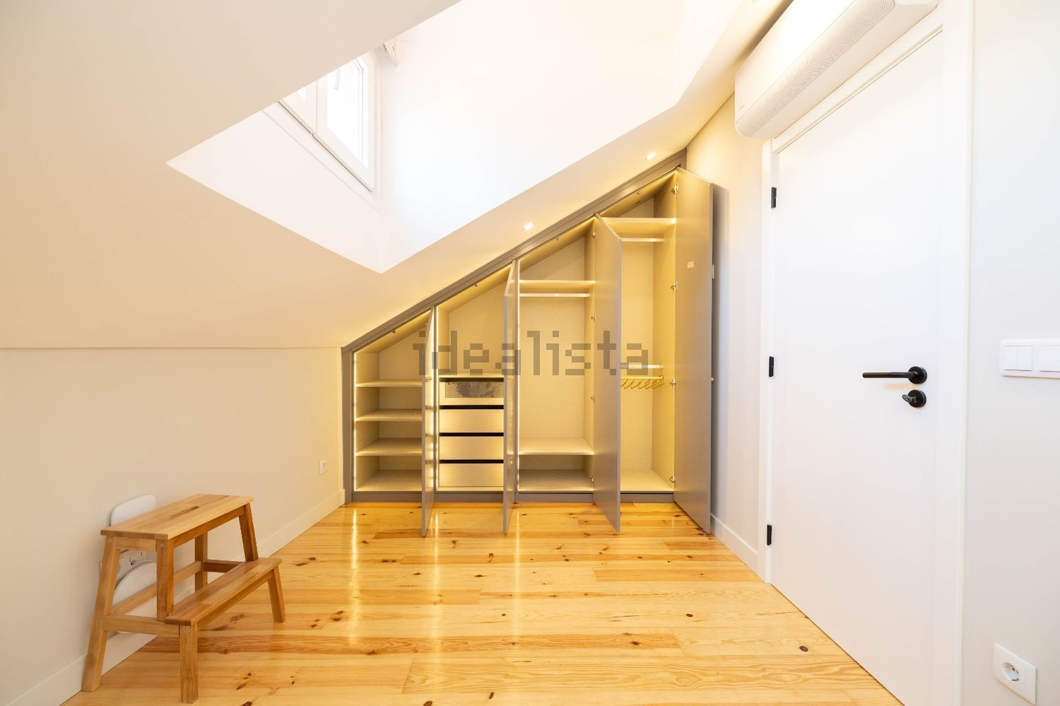 双拼别墅出售在Avenida Doutor Leão de Oliveira - 试衣间