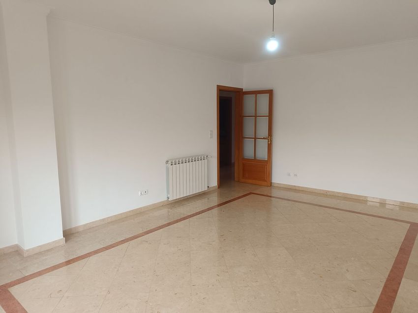 出租公寓 t2在Praceta José Régio, 12 e