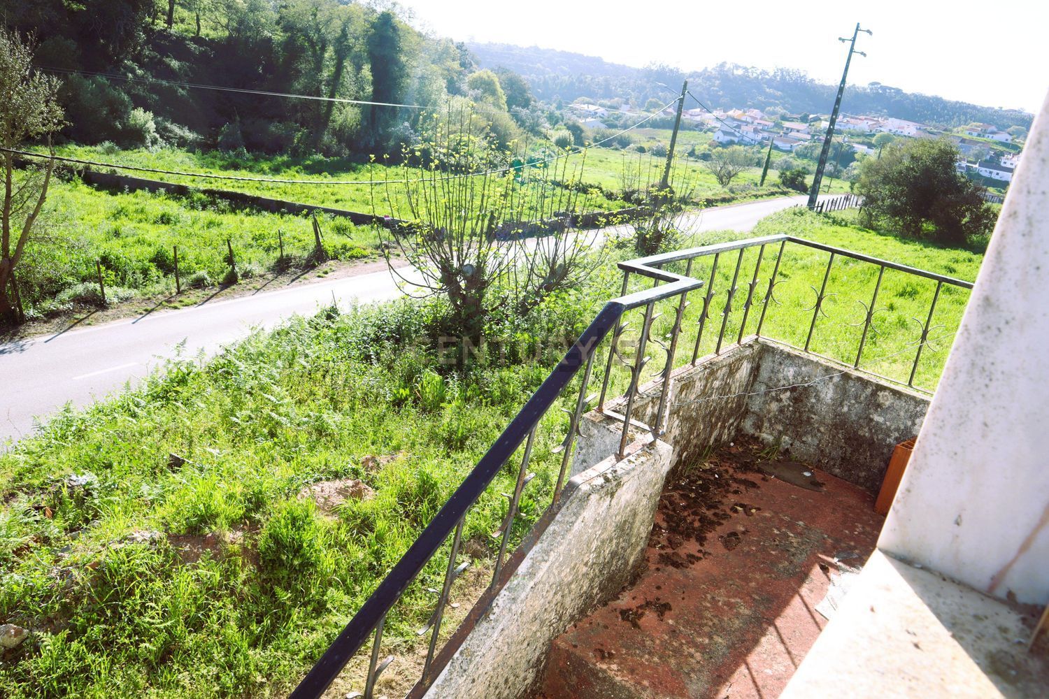 小楼房或独栋别墅出售在Estrada de Santo Estevão - 花园