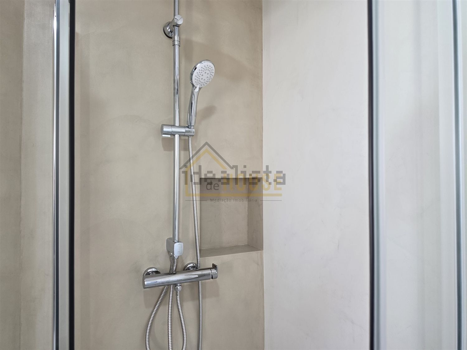 小楼房或独栋别墅出售在Rua da Cerda - 卫生间