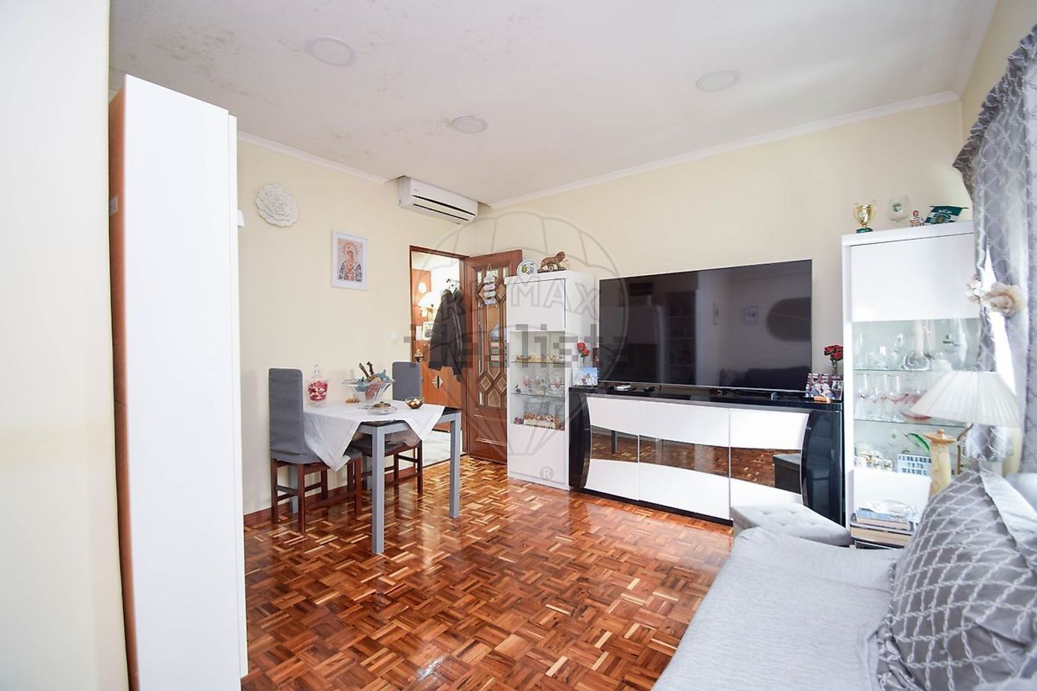 公寓 t3出售在Rua Doutor Jaime Cortesão - 客厅