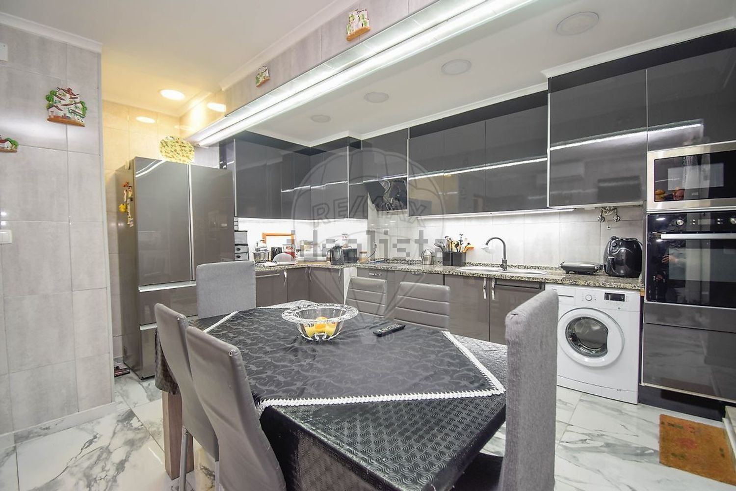 公寓 t3出售在Rua Doutor Jaime Cortesão - 厨房