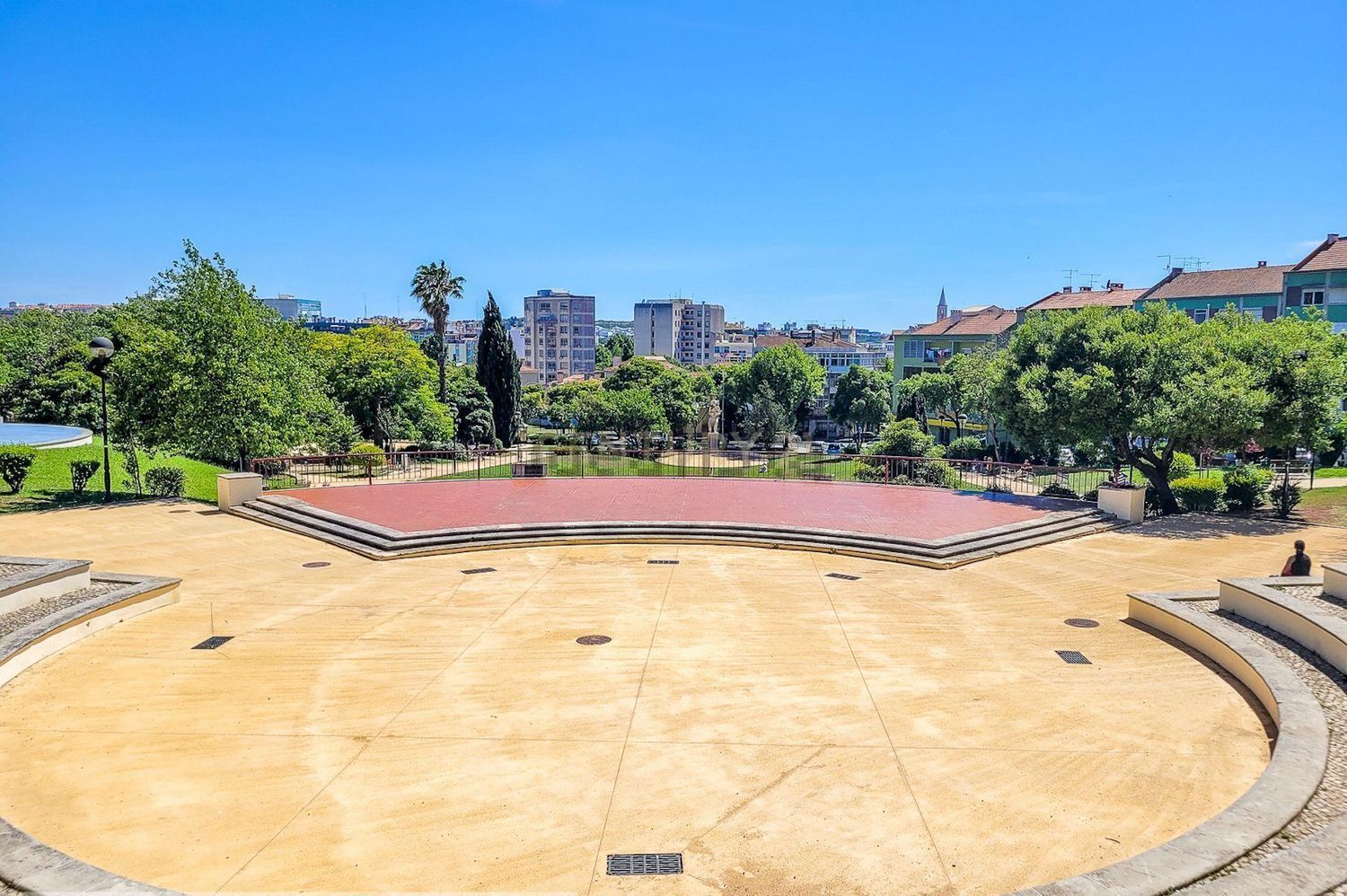 公寓 t1出售在Avenida dos Combatentes da Grande Guerra, 70 - 游泳池