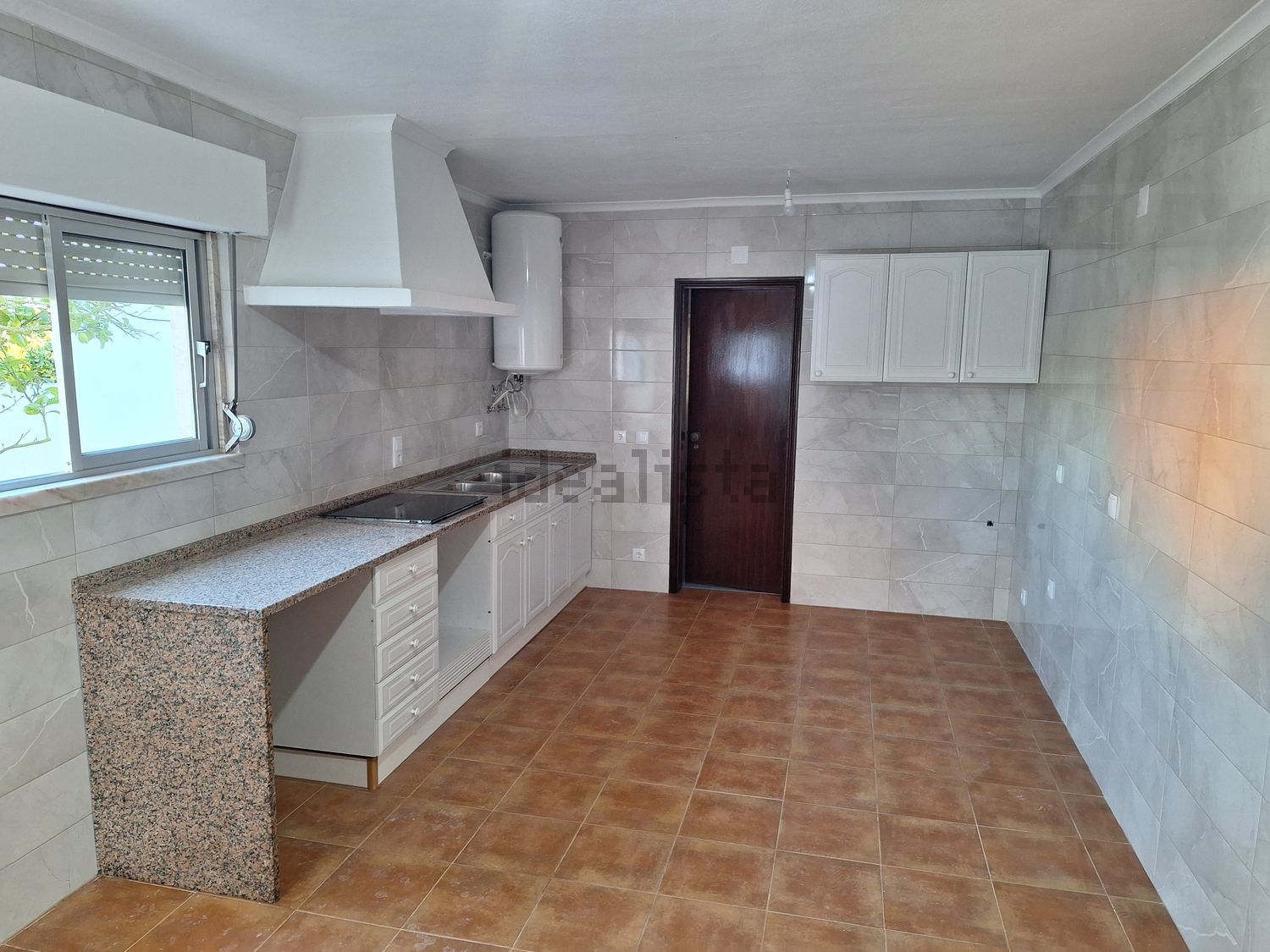 出租小楼房或独栋别墅在Estrada Principal, 53 - 厨房