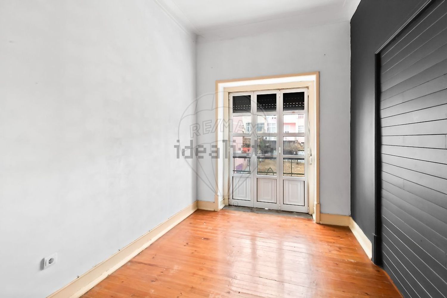 T0（单人公寓）出售在Praça Aires de Ornelas - 居住