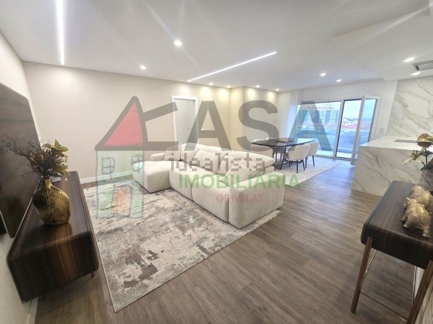 公寓 t2出售在Avenida Doutor António Silva Marques, 10 - 客厅