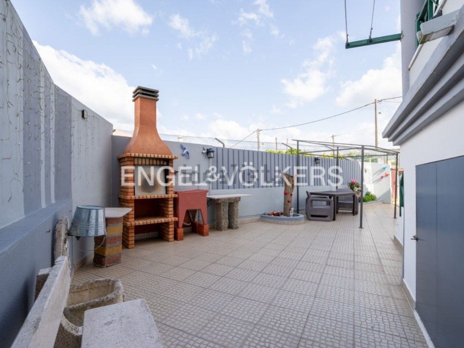 小楼房或独栋别墅出售在Caparica e Trafaria - 外立面