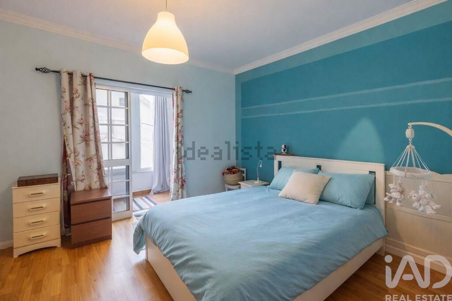 小楼房或独栋别墅出售在Penedo - Matarraque - 卧室