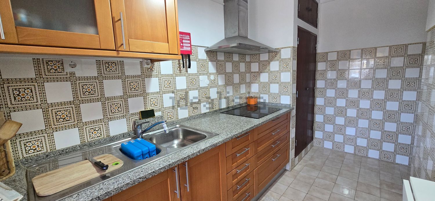 公寓 t2出售在Rua General Humberto Delgado, 6 - 厨房