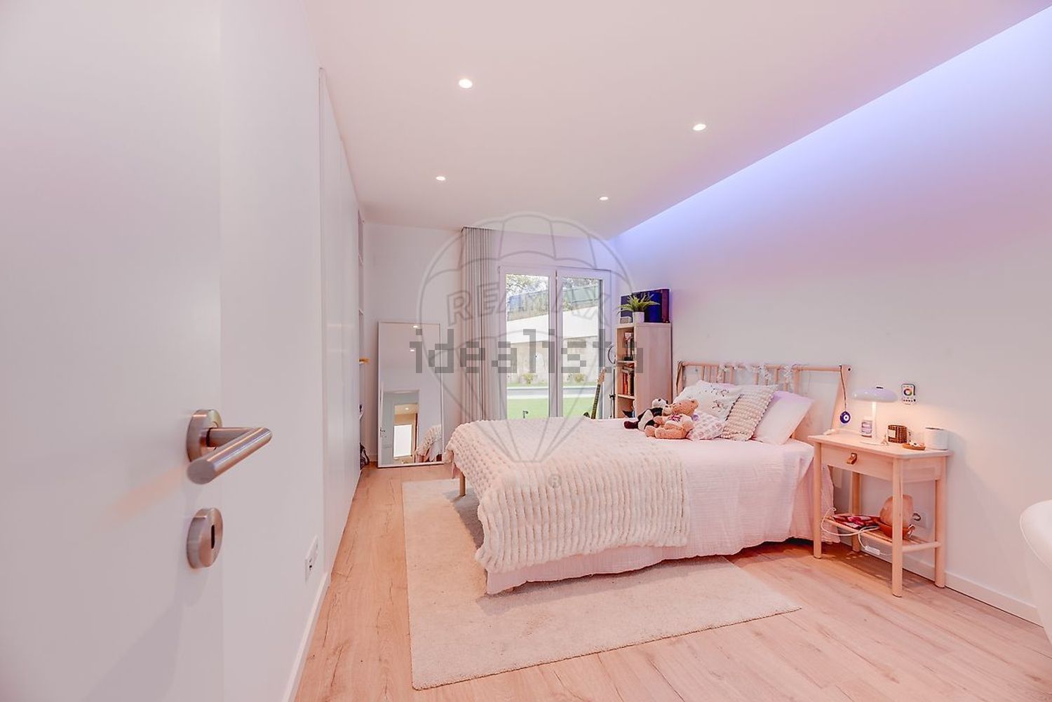 小楼房或独栋别墅出售在Rua Mato Moreira - 卧室