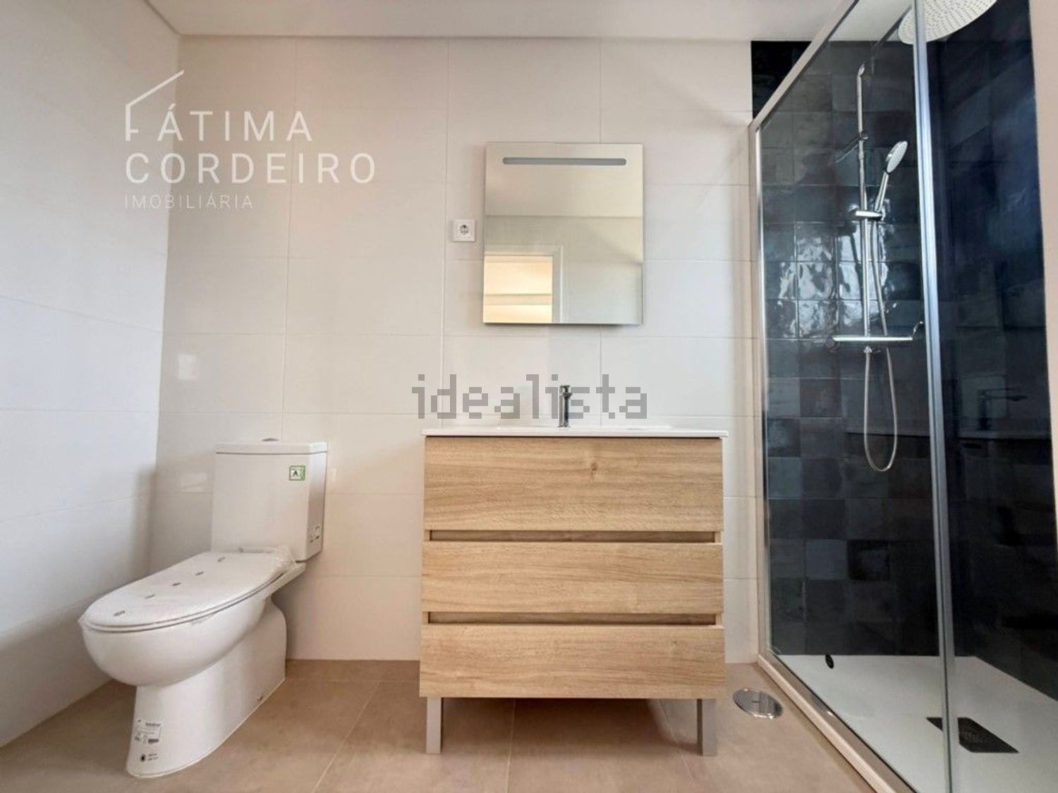 出租公寓 t2在Rua Capitão Leitão, 77 a - 卫生间