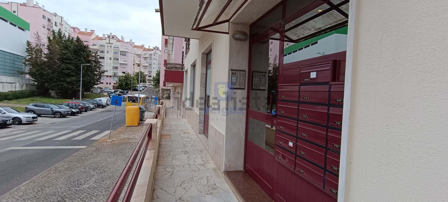 公寓 t2出售在Ramada e Caneças - 照片