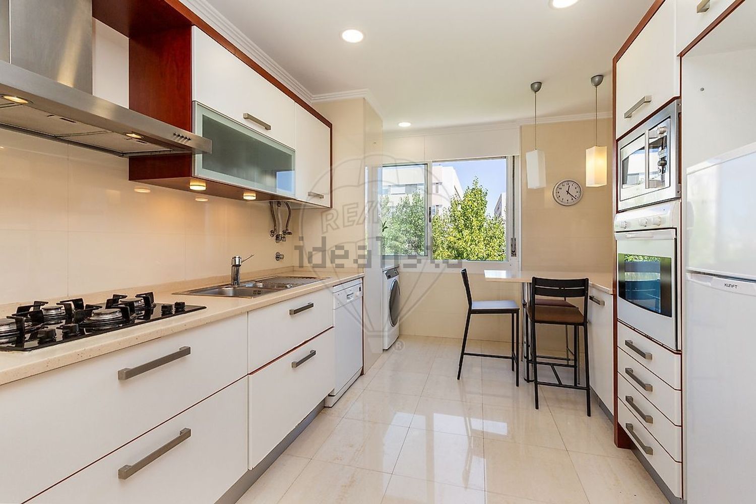 出租公寓 t2在Rua Maria Brown - 厨房