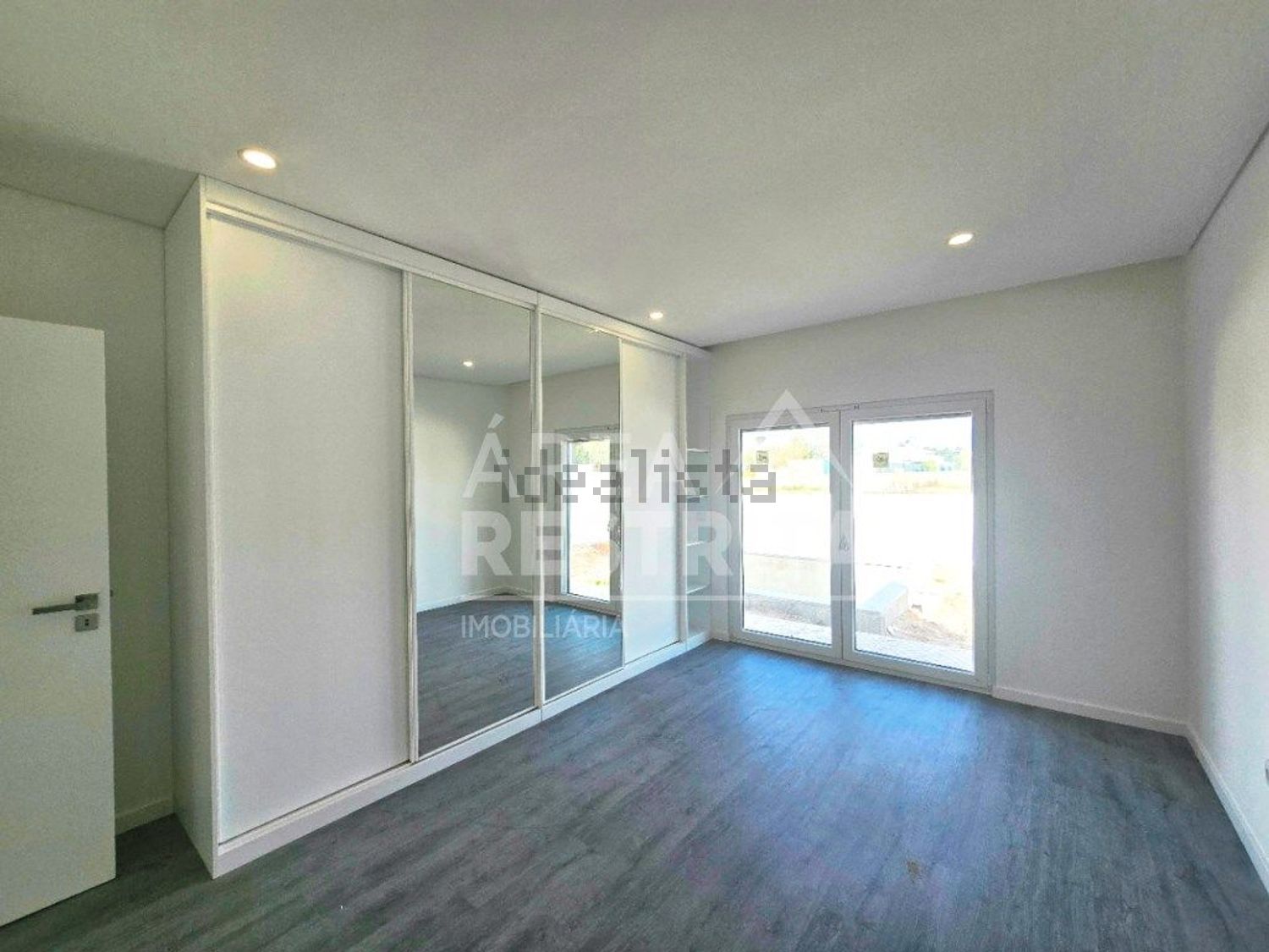 小楼房或独栋别墅出售在Rua Nova da Jardia - 居住