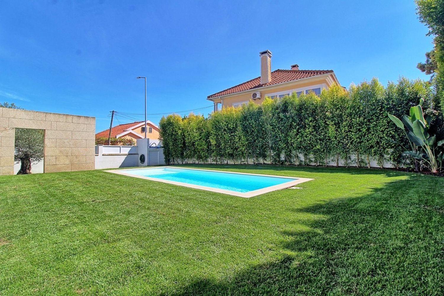 小楼房或独栋别墅出售在Rua Ofélia Marques - 游泳池