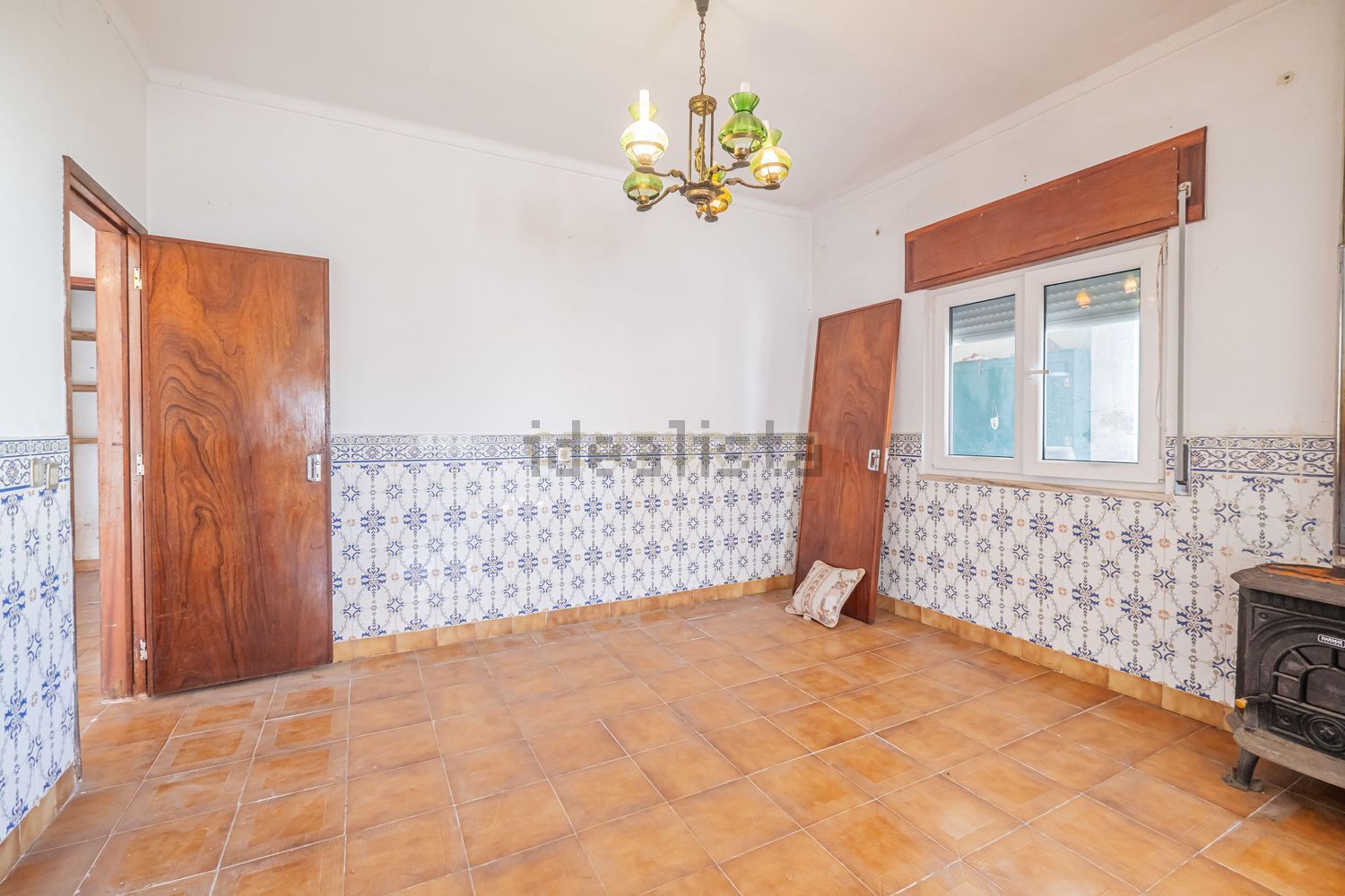 小楼房或独栋别墅出售在Rua General Humberto Delgado, 6 - 照片