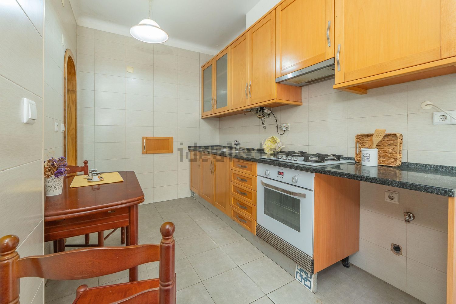 公寓 t2出售在Rua Luís de Camões, 14 - 厨房