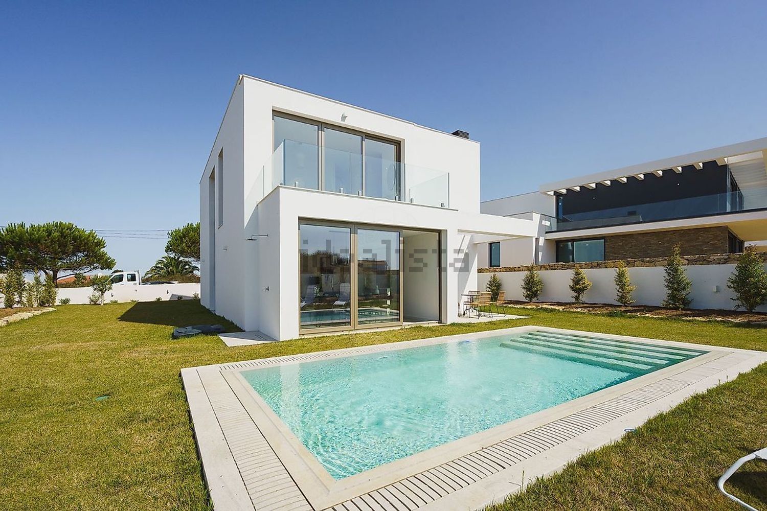 小楼房或独栋别墅出售在Avenida Nossa Senhora da Esperança - 游泳池