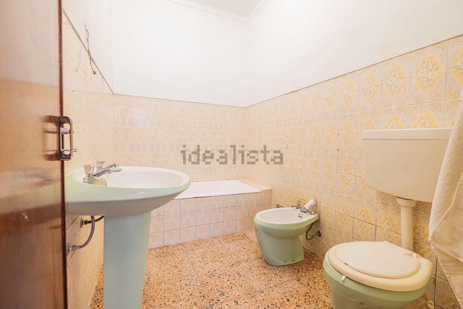 小楼房或独栋别墅出售在Rua General Humberto Delgado, 6 - 卫生间