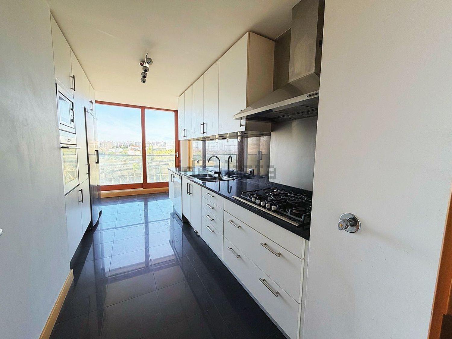 公寓 t4出售在Rua Gaivotas em Terra - 厨房