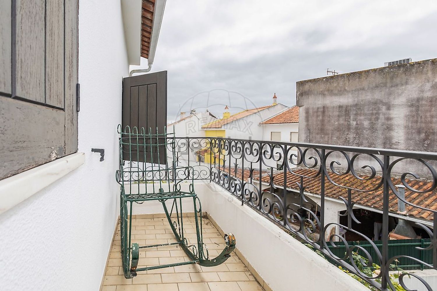 小楼房或独栋别墅出售在Rua José Fontana - 阳台