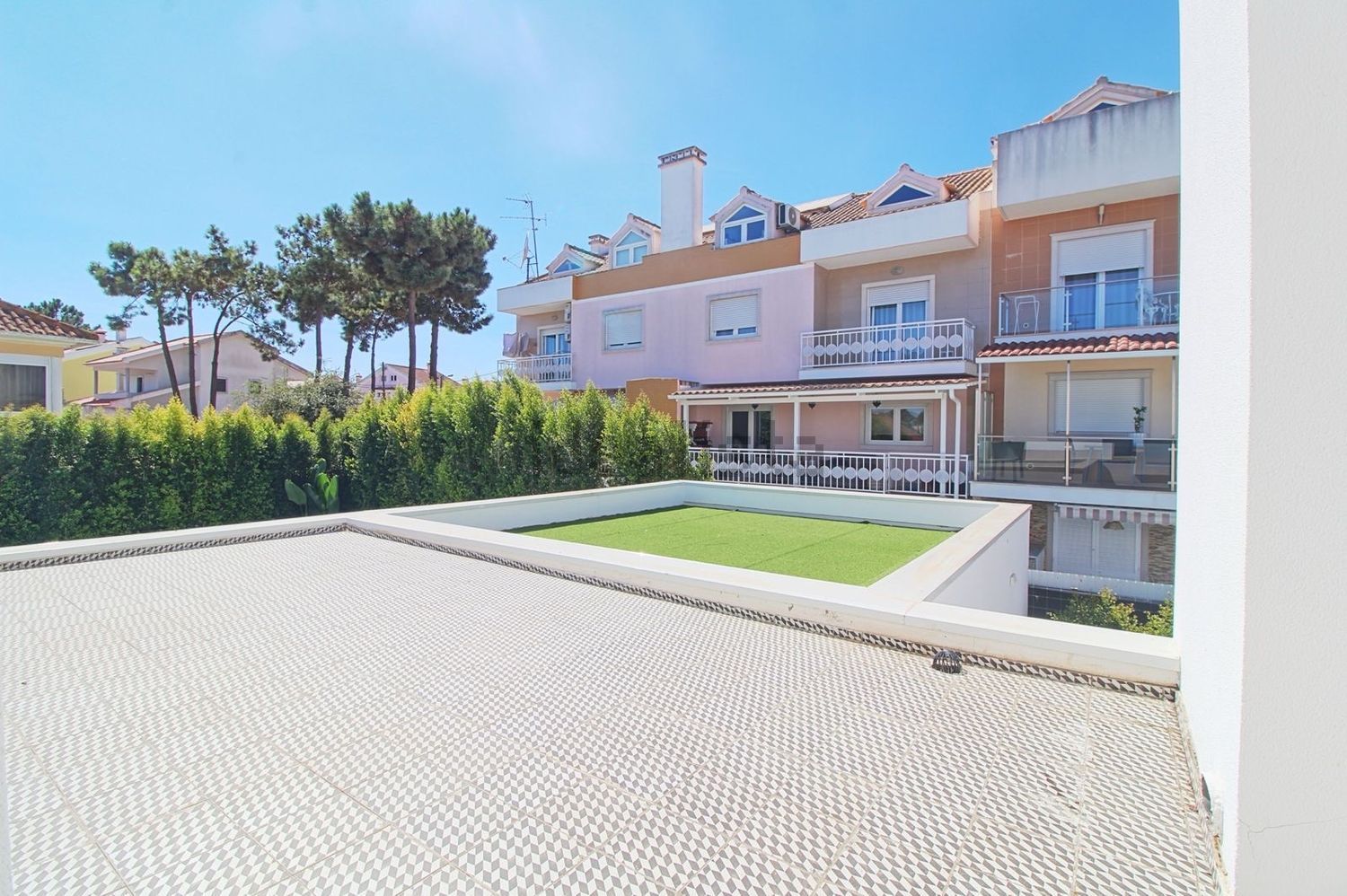 小楼房或独栋别墅出售在Rua Ofélia Marques - 游泳池