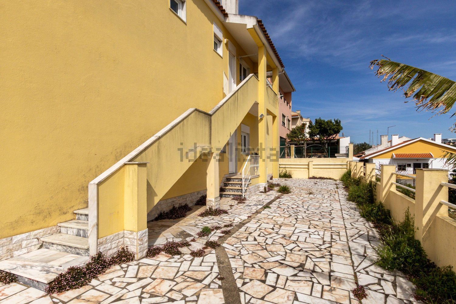 小楼房或独栋别墅出售在Rua São Valentim, 236 b - 外立面