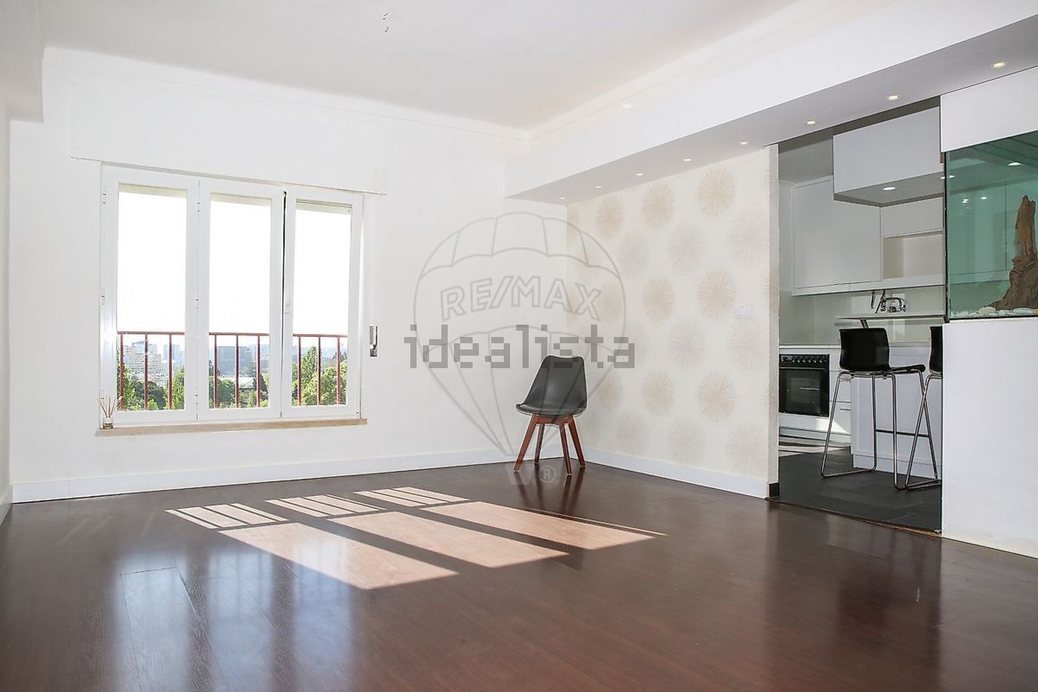 公寓 t2出售在Rua Furriel João Nunes Redondo - 客厅