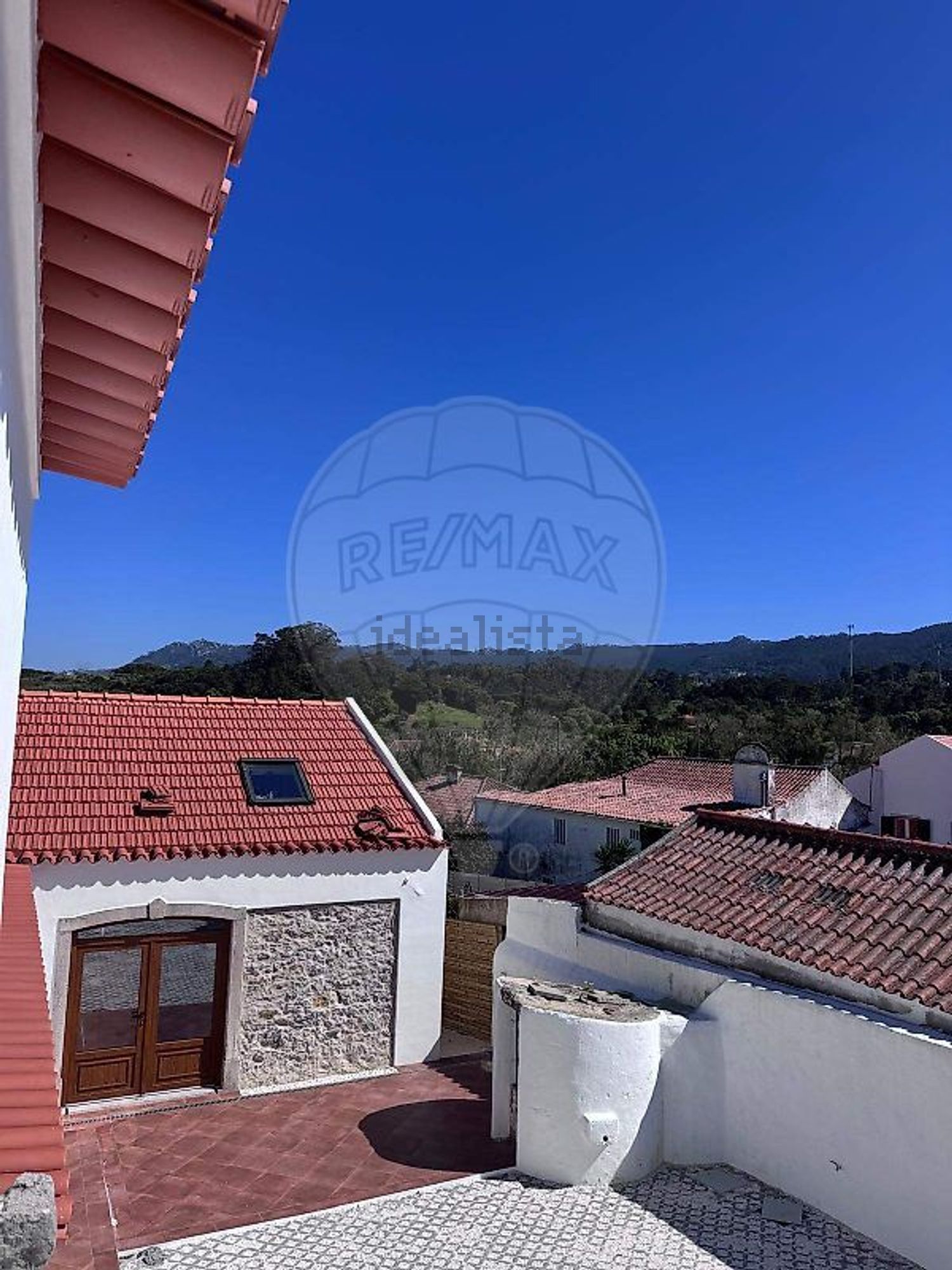 小楼房或独栋别墅出售在Rua da Ribeirinha - 外立面