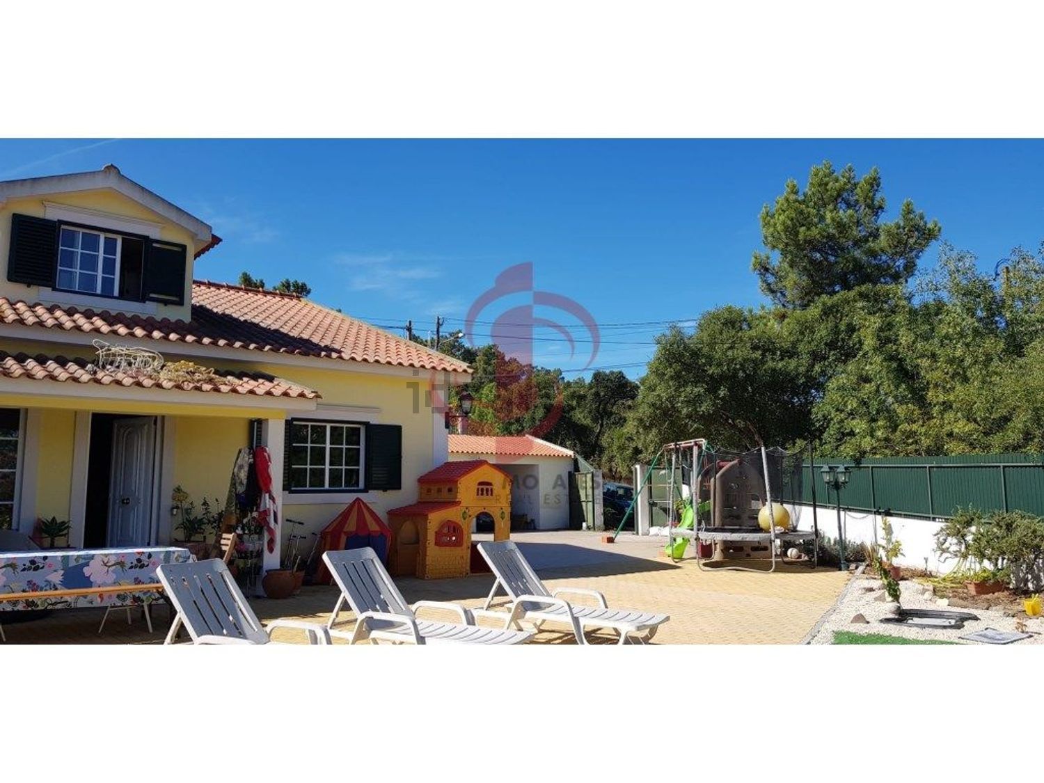 小楼房或独栋别墅出售在Rua Major Rosa Bastos - 外立面