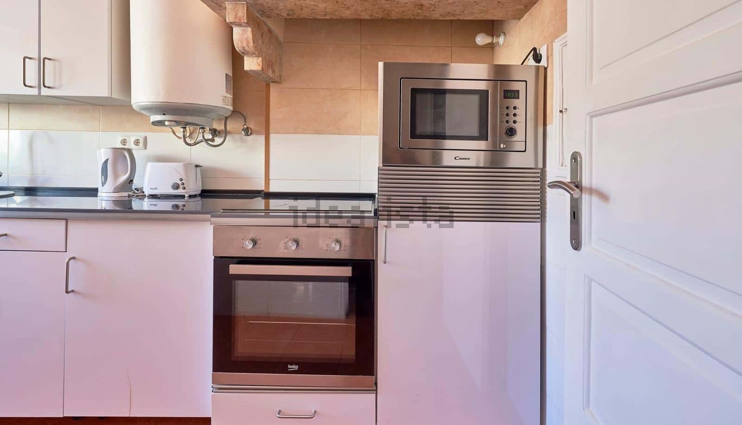 出租房间在Avenida Eduardo Jorge s/n - 厨房