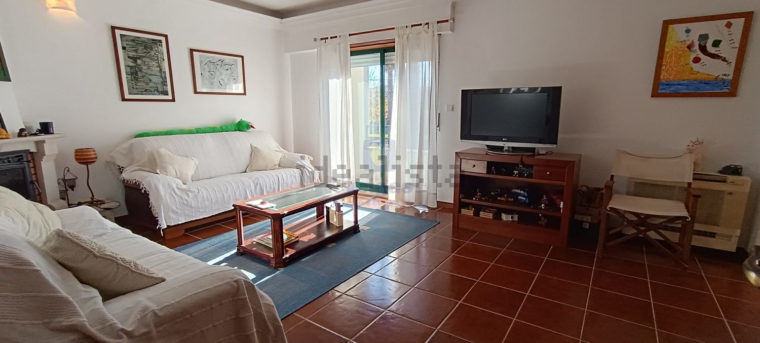 出租小楼房或别墅在Centro - 客厅