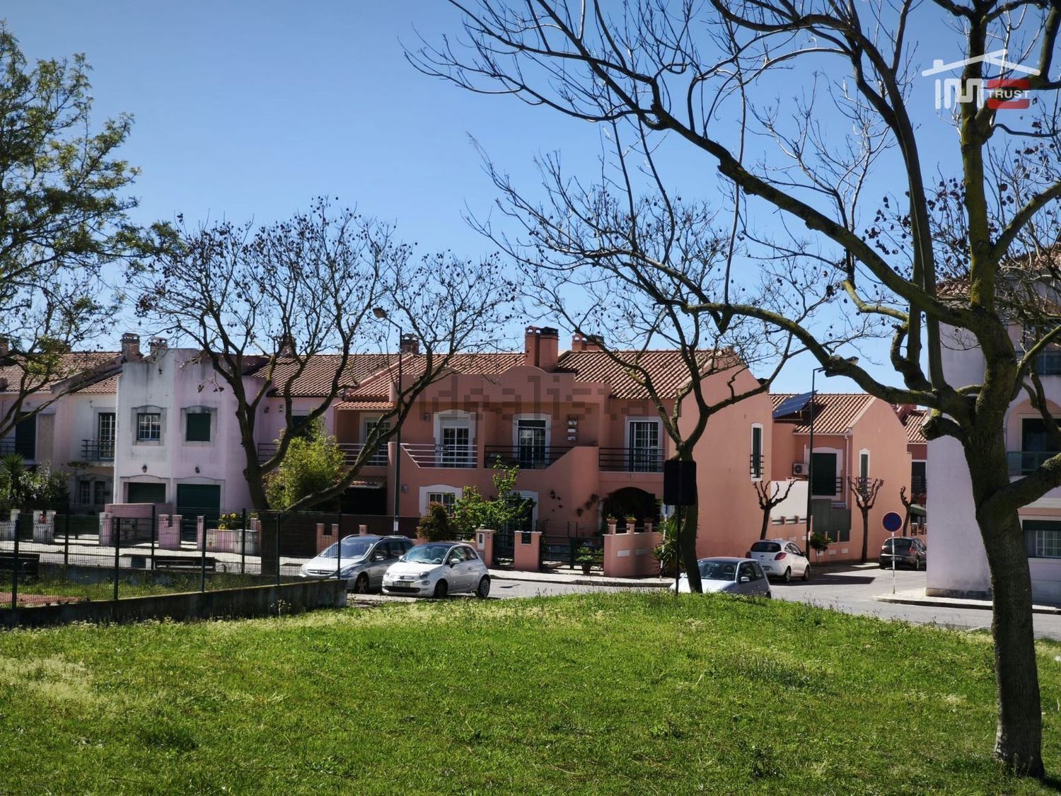 双拼别墅出售在Rua do Círio dos Olhos de Água - 外立面