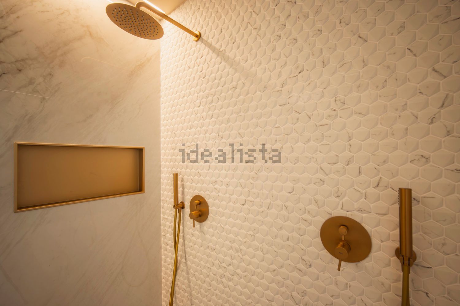 小楼房或独栋别墅出售在Avenida do Mar - 照片