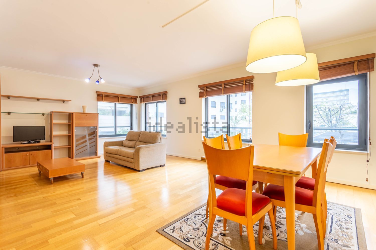 出租公寓 t2在Avenida Infante Dom Henrique - 客厅