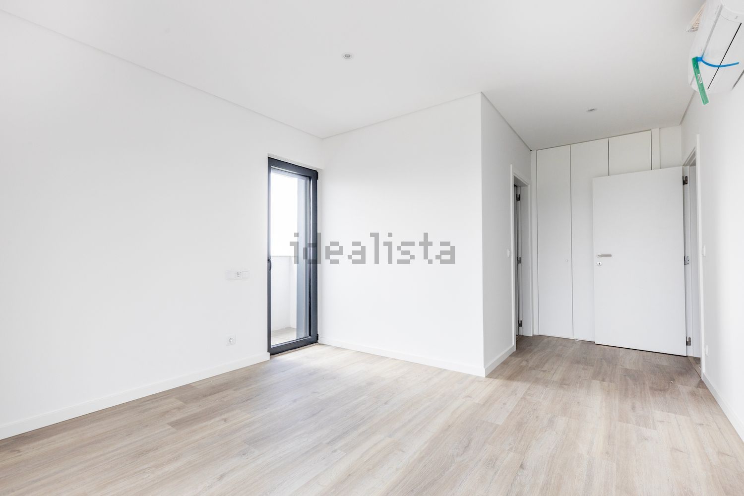 顶层公寓出售在Rua Nicolau Breyner, 9 - 居住