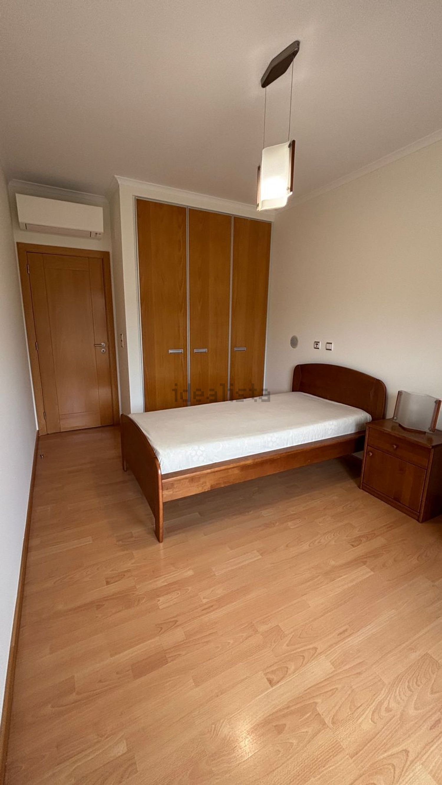 出租房间在Avenida Fernando Valle, 2 - 卧室