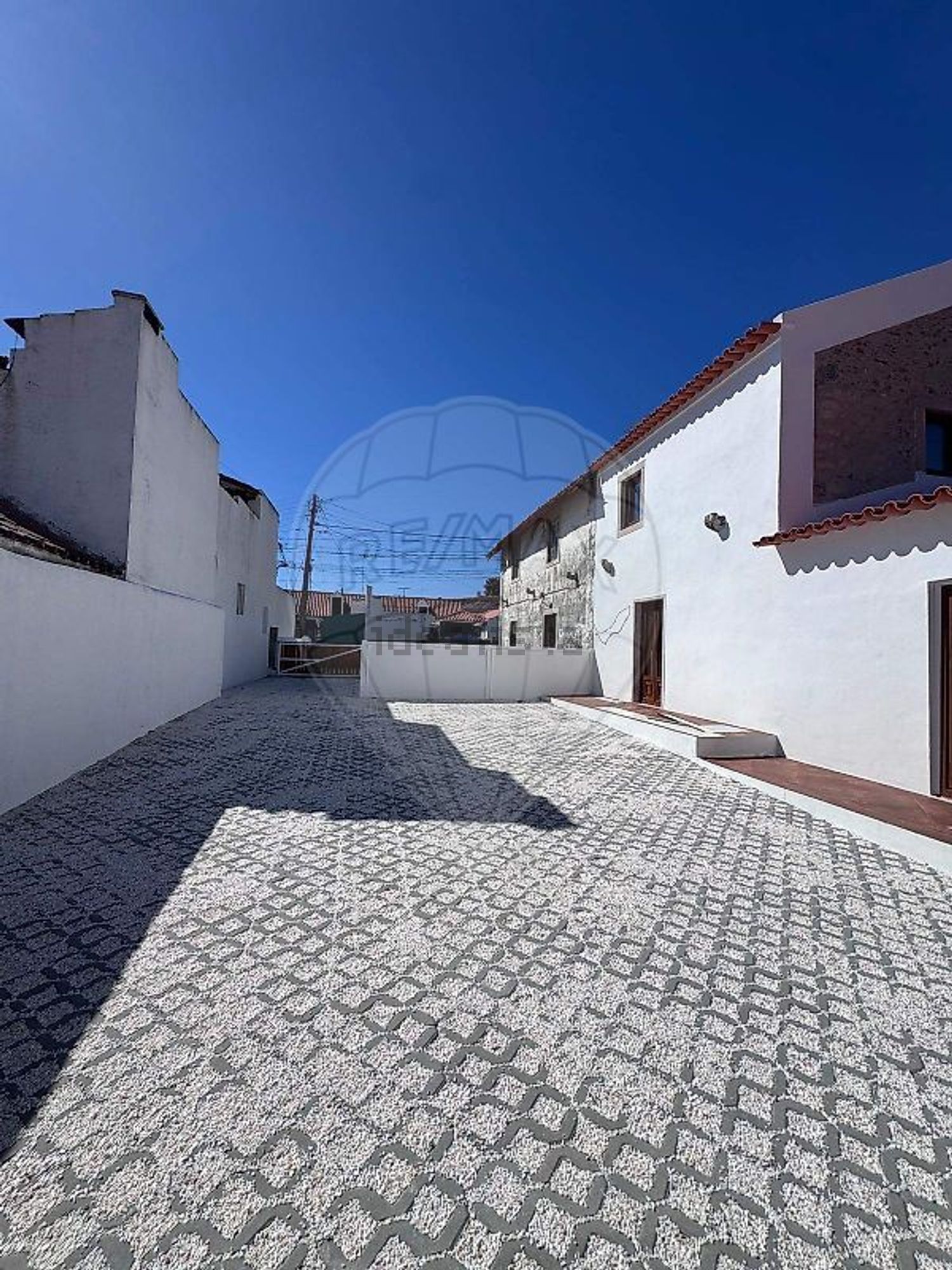 小楼房或独栋别墅出售在Rua da Ribeirinha - 外立面