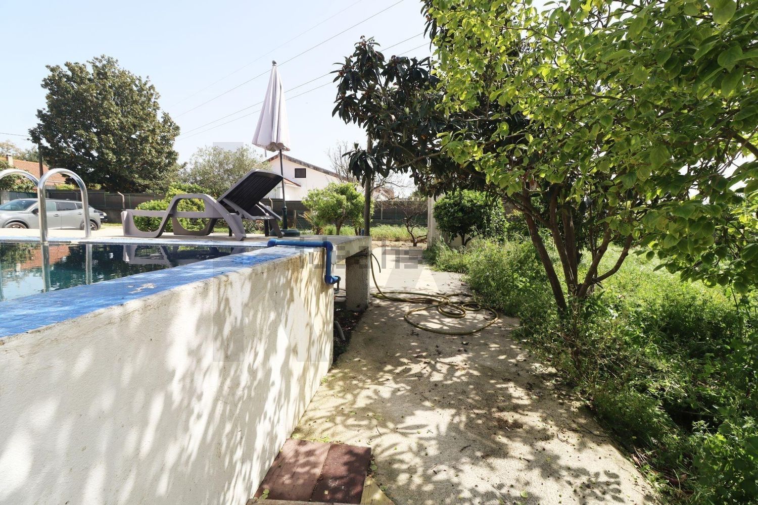 小楼房或独栋别墅出售在Rua António Aleixo - 花园