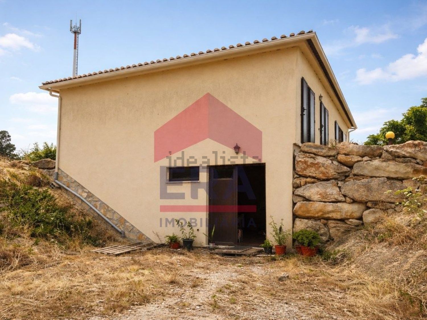 小楼房或独栋别墅出售在Rua da Bela Vista - 外立面