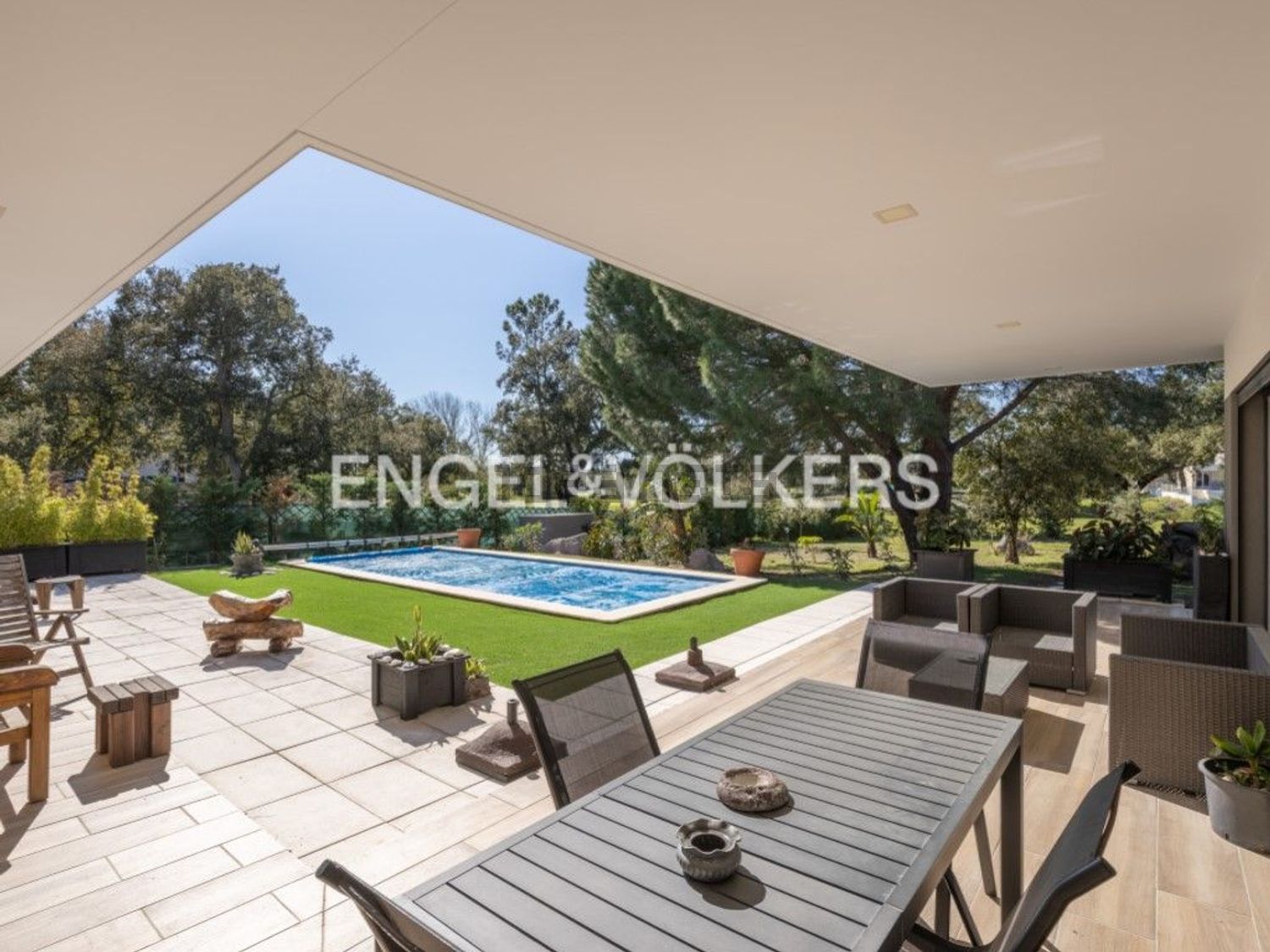 小楼房或独栋别墅出售在Avenida do Montado, 39 - 游泳池