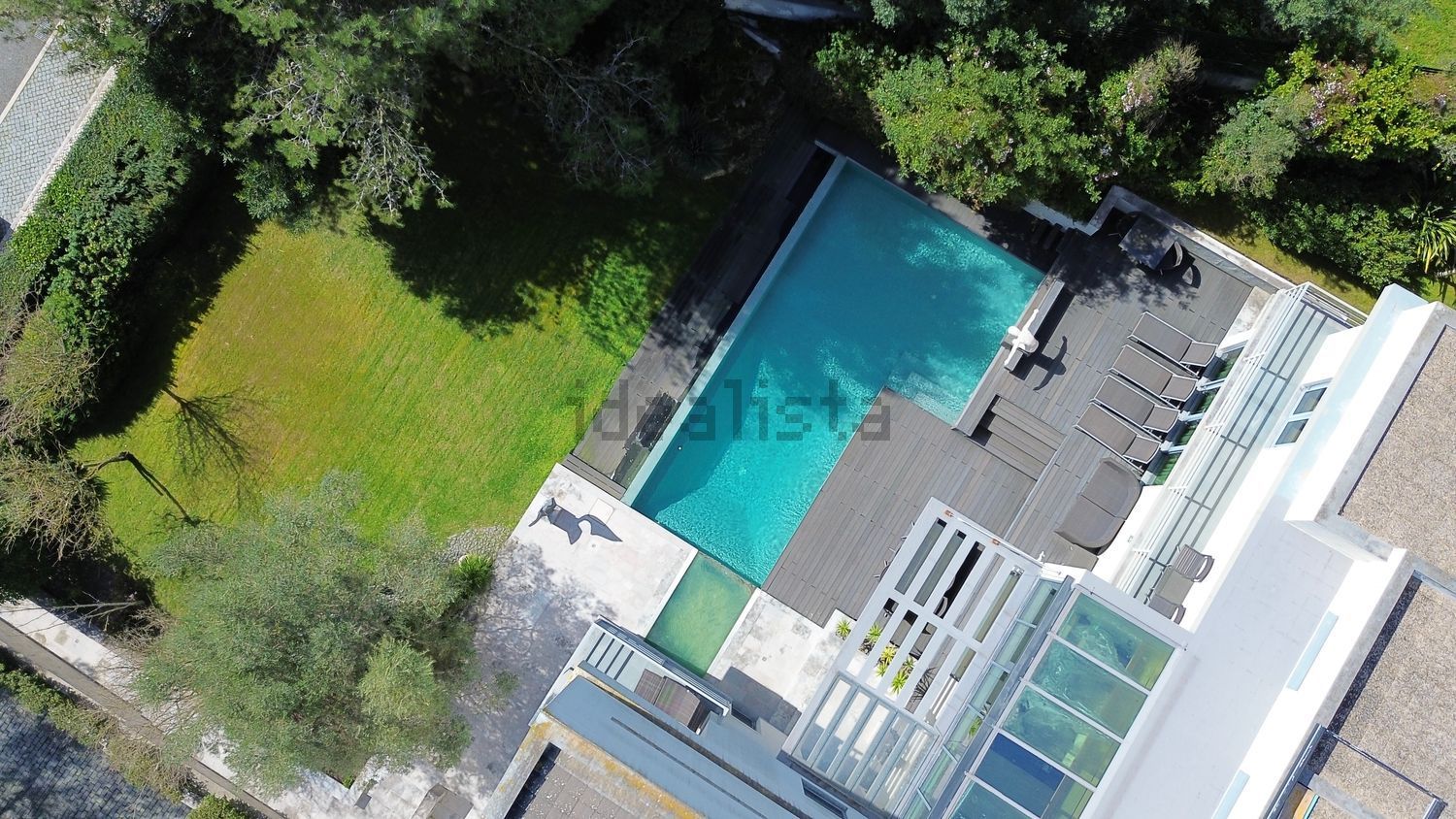 小楼房或独栋别墅出售在Rua B1 da Quinta dos Alcoutins, 10 - 游泳池